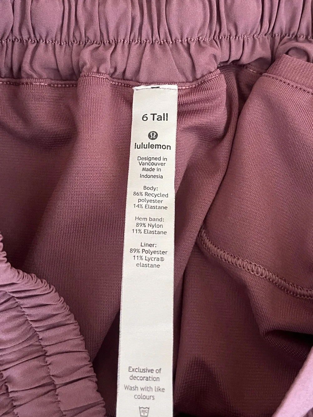 {Lululemon} Hotty Hot Short II Long 4